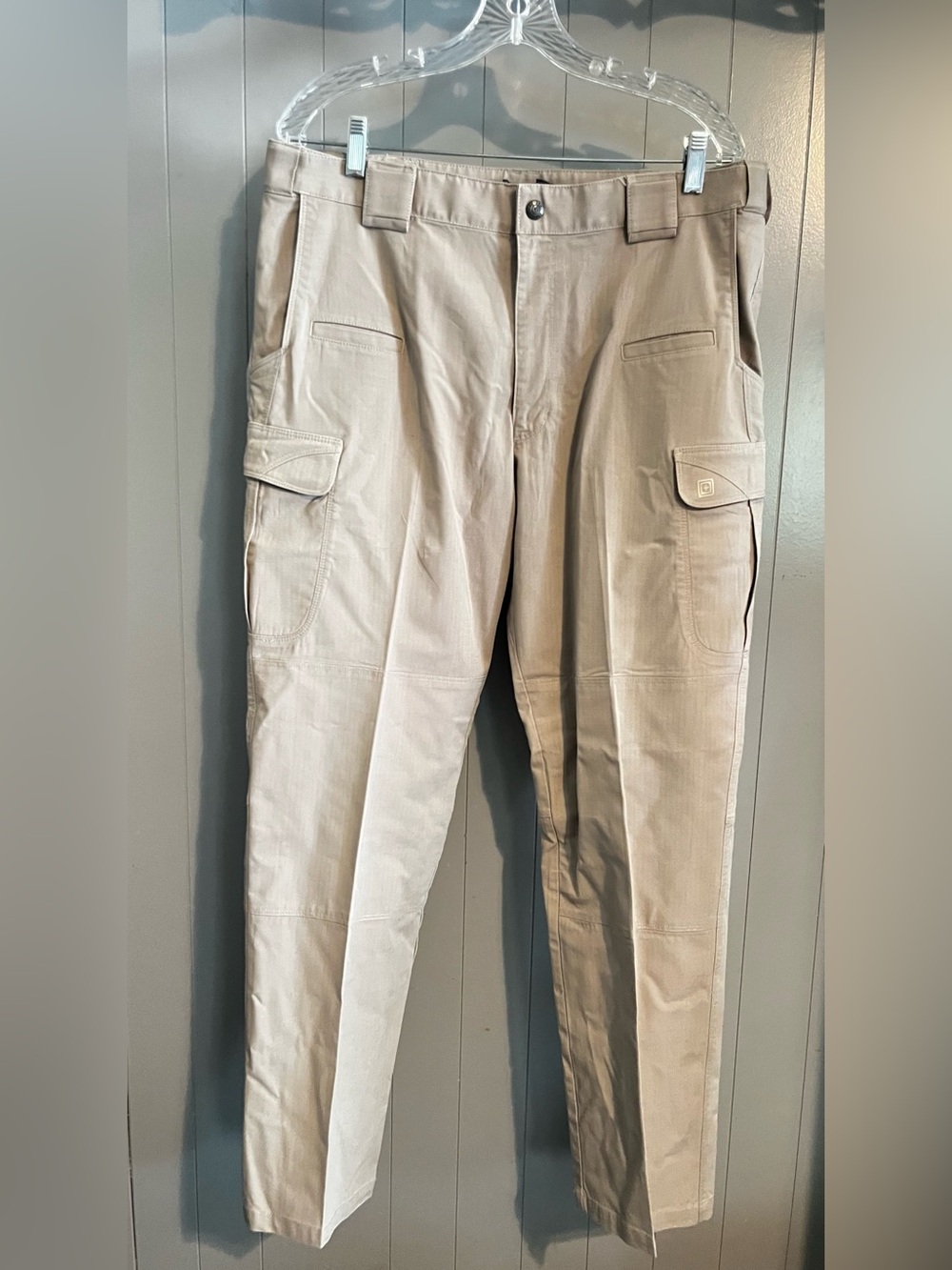 5.11 Tactical cargo pants khaki like new condition 36x32